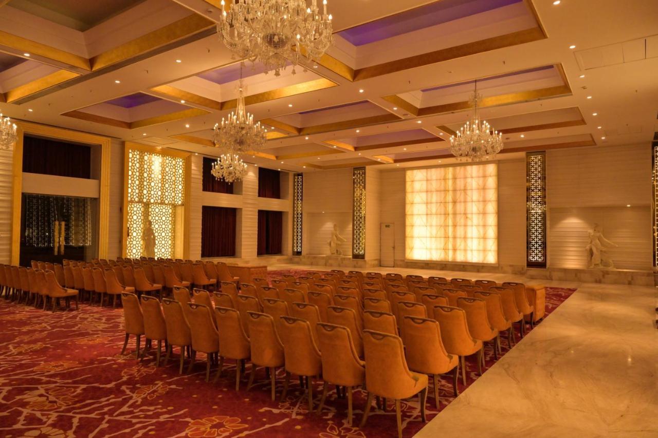 Stardom Resort Jaipur Buitenkant foto