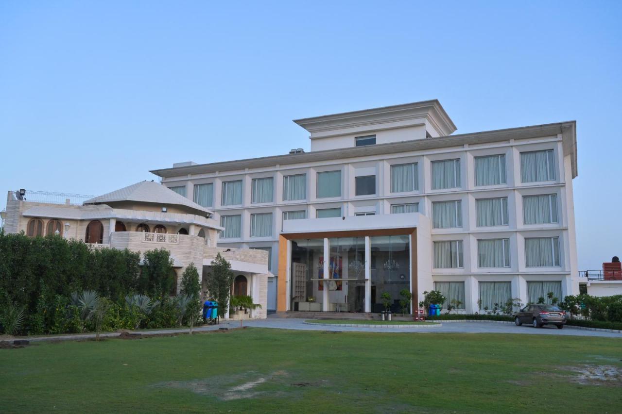 Stardom Resort Jaipur Buitenkant foto