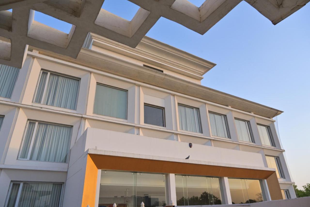 Stardom Resort Jaipur Buitenkant foto
