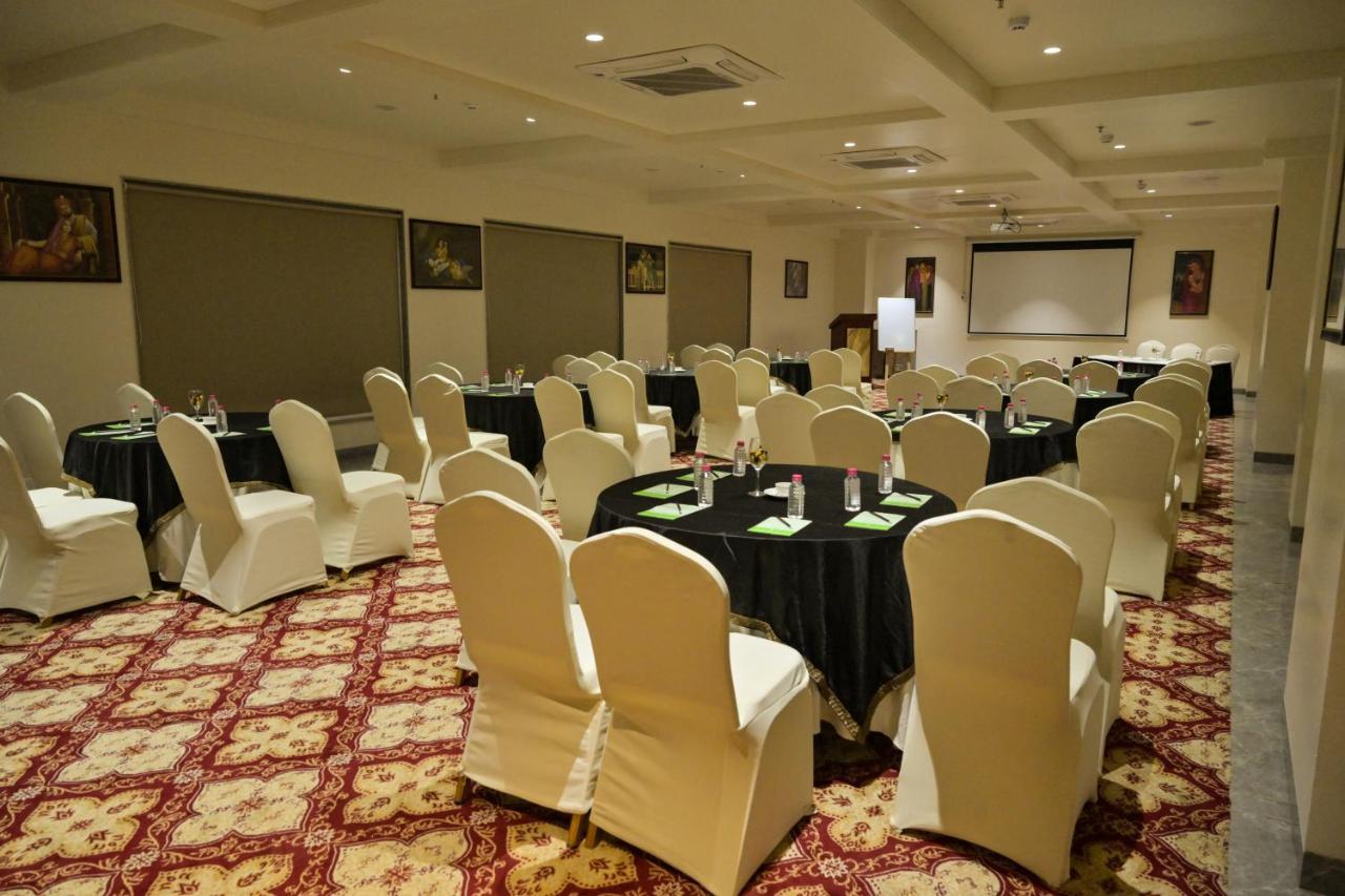 Stardom Resort Jaipur Buitenkant foto