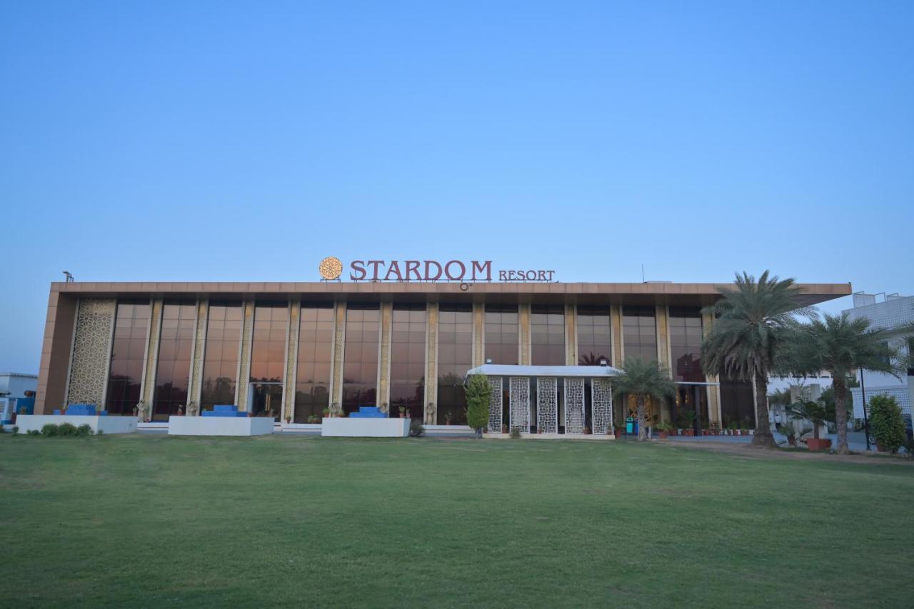 Stardom Resort Jaipur Buitenkant foto