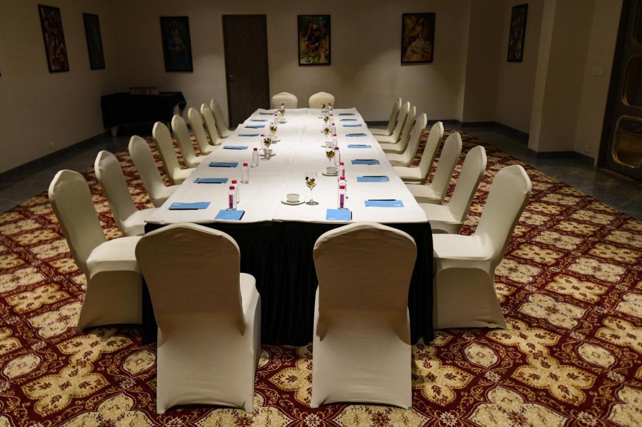 Stardom Resort Jaipur Buitenkant foto
