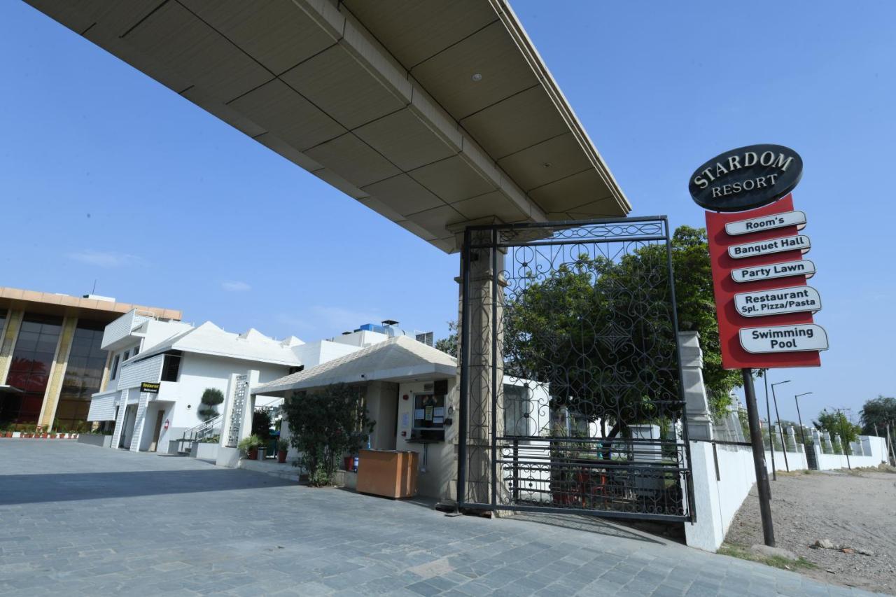 Stardom Resort Jaipur Buitenkant foto