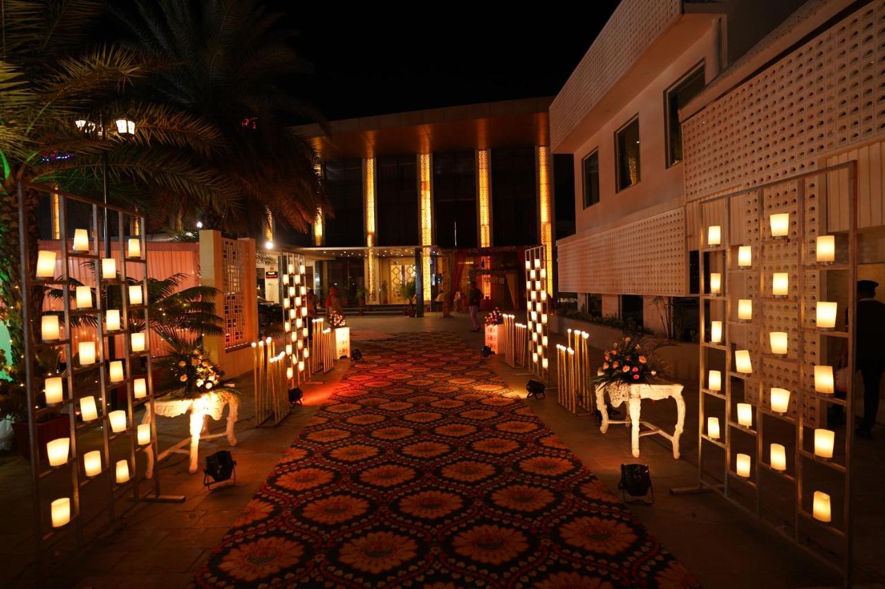 Stardom Resort Jaipur Buitenkant foto