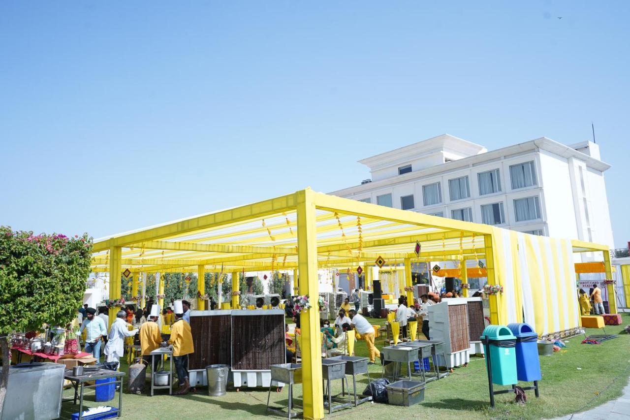 Stardom Resort Jaipur Buitenkant foto