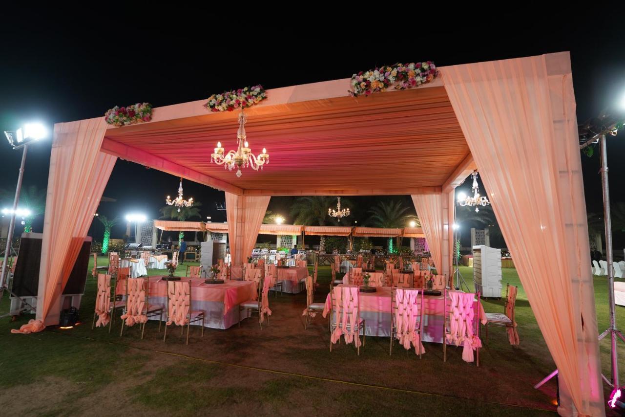 Stardom Resort Jaipur Buitenkant foto