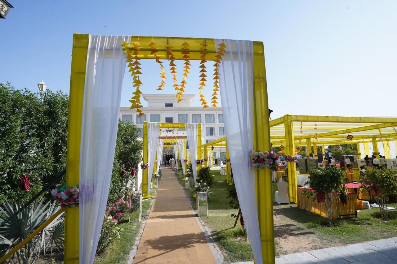 Stardom Resort Jaipur Buitenkant foto