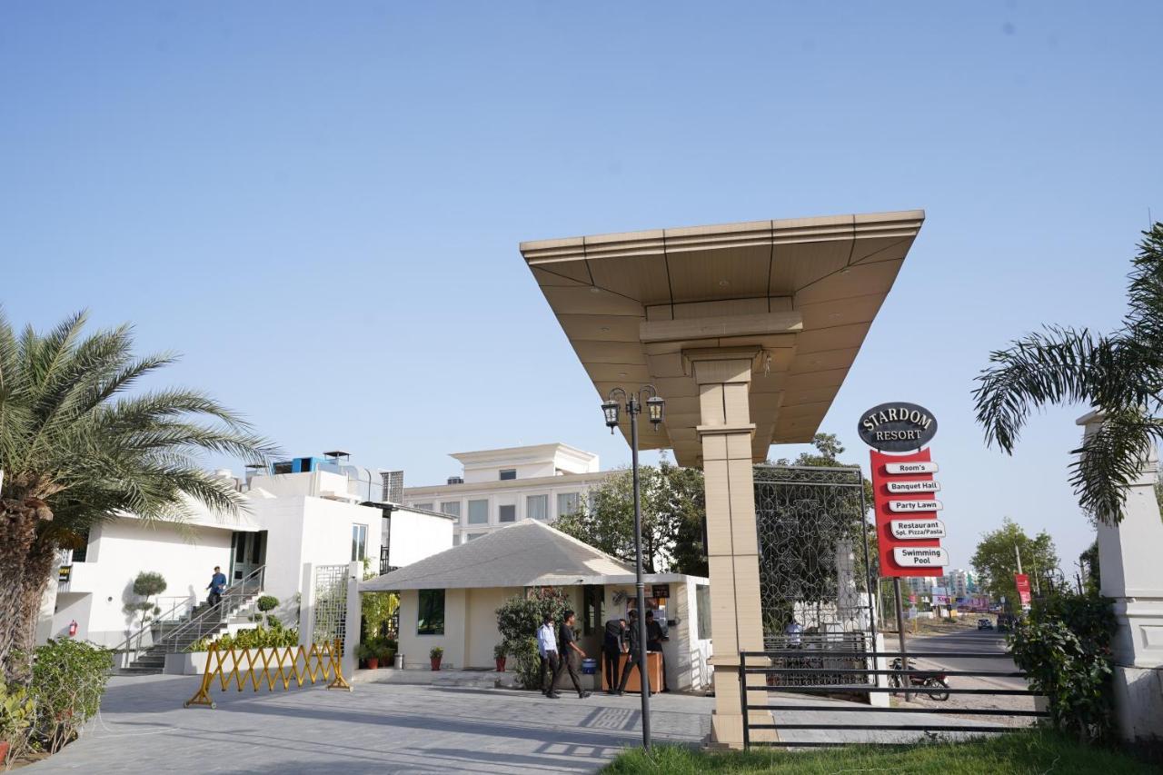 Stardom Resort Jaipur Buitenkant foto