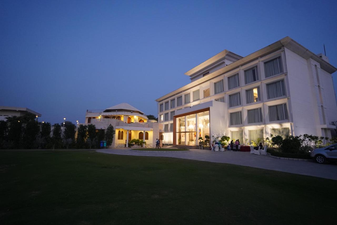 Stardom Resort Jaipur Buitenkant foto
